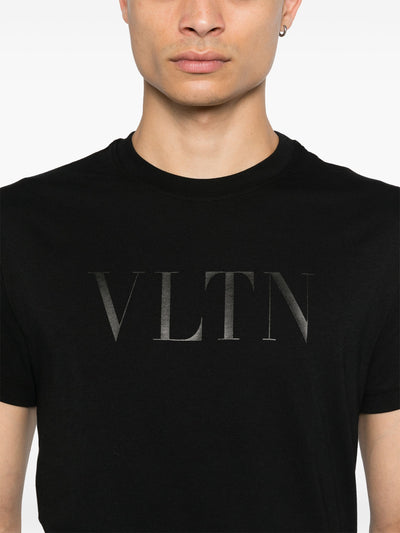 Valentino Black – T-Shirt mit VLTN-Print in Schwarz