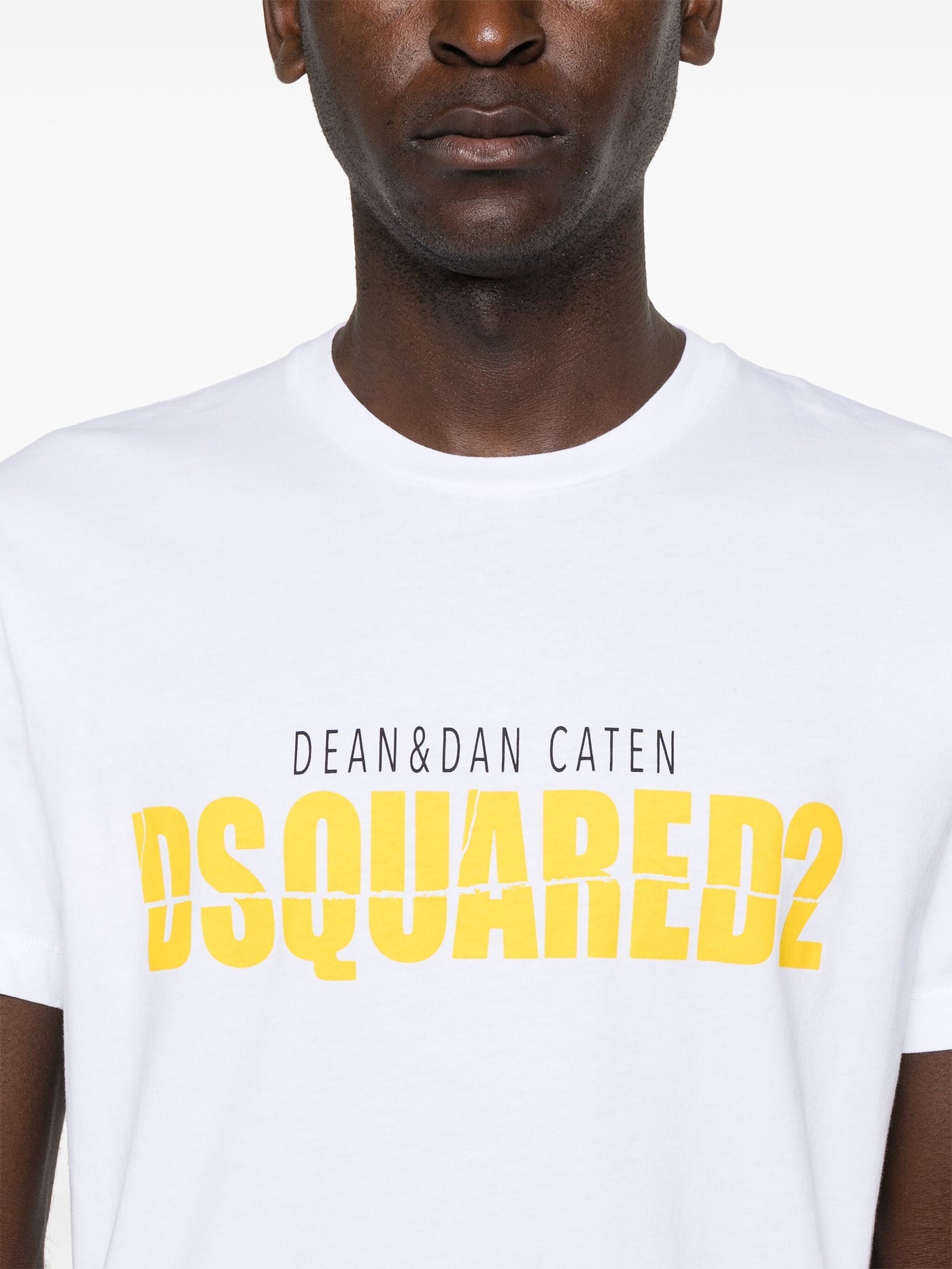 Dsquared2 – T-Shirt mit gelbem Split-Print und Logo in Weiß 