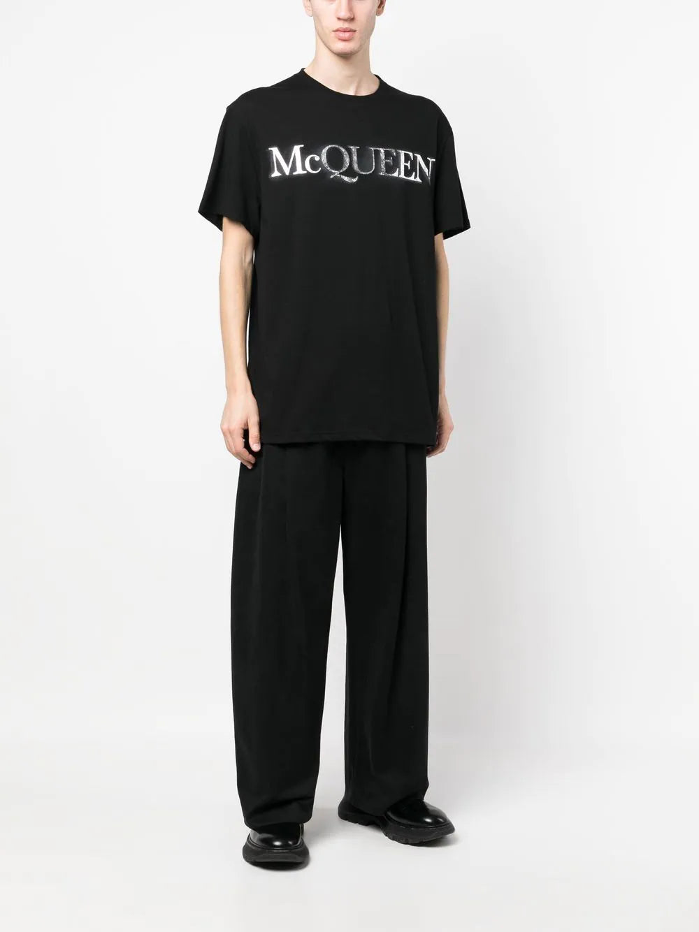 ★alexander mcqueen★ Spray Crush Foil Print Logo Short Slee ☆alexander mcqueen☆ Spray Crush Foil Print Logo Short Slee