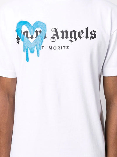 Palm Angels – St. Moritz – Weißes T-Shirt mit blauem Herz-Sprühdruck