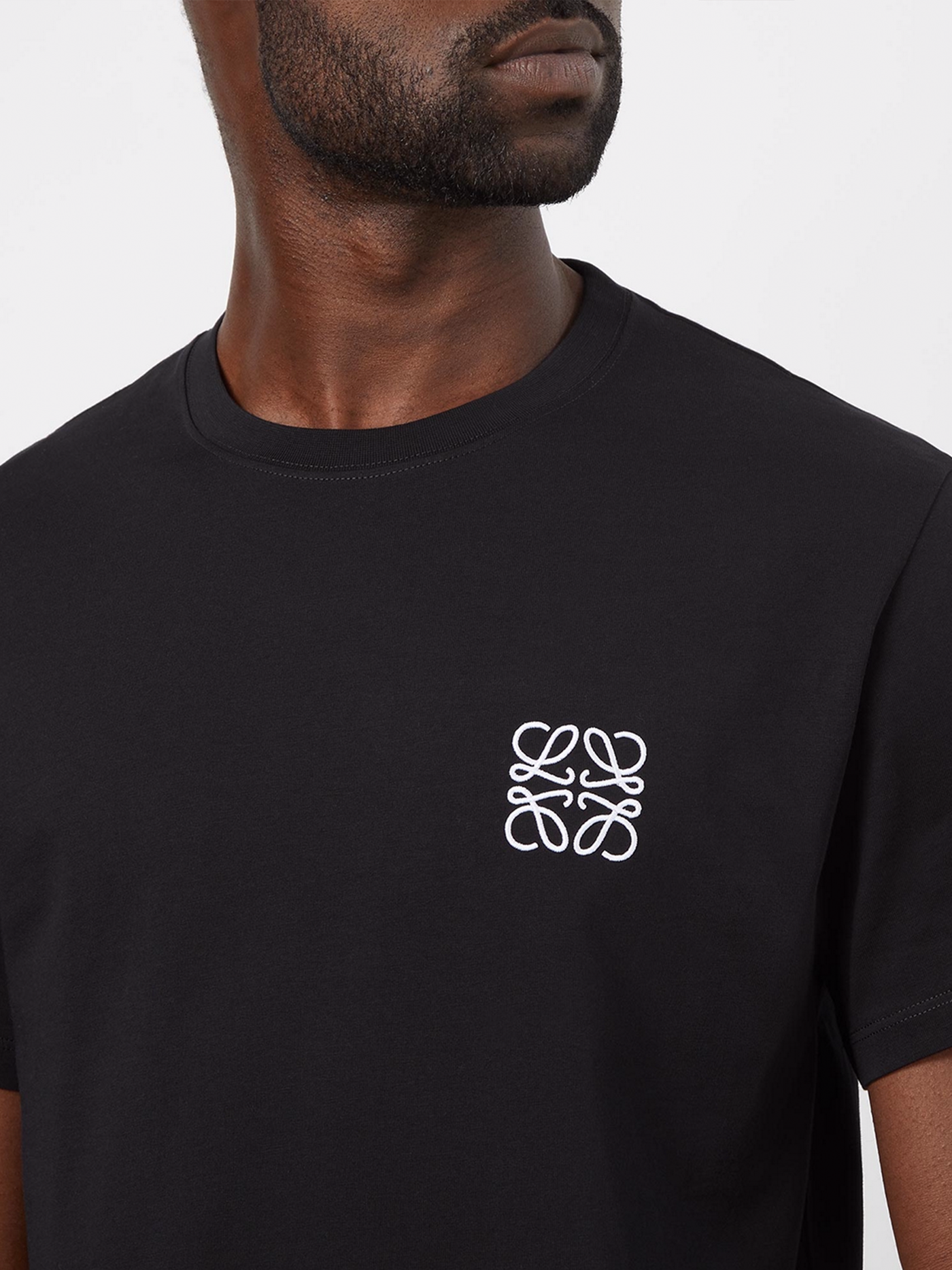 Loewe Anagram Embroidered Logo T-Shirt in Black