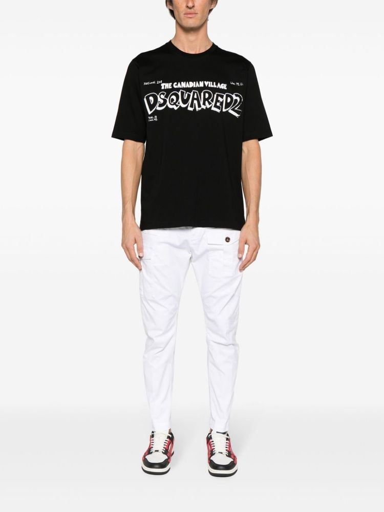 Dsquared2 – Schwarzes T-Shirt mit „The Canadian Village“-Aufdruck