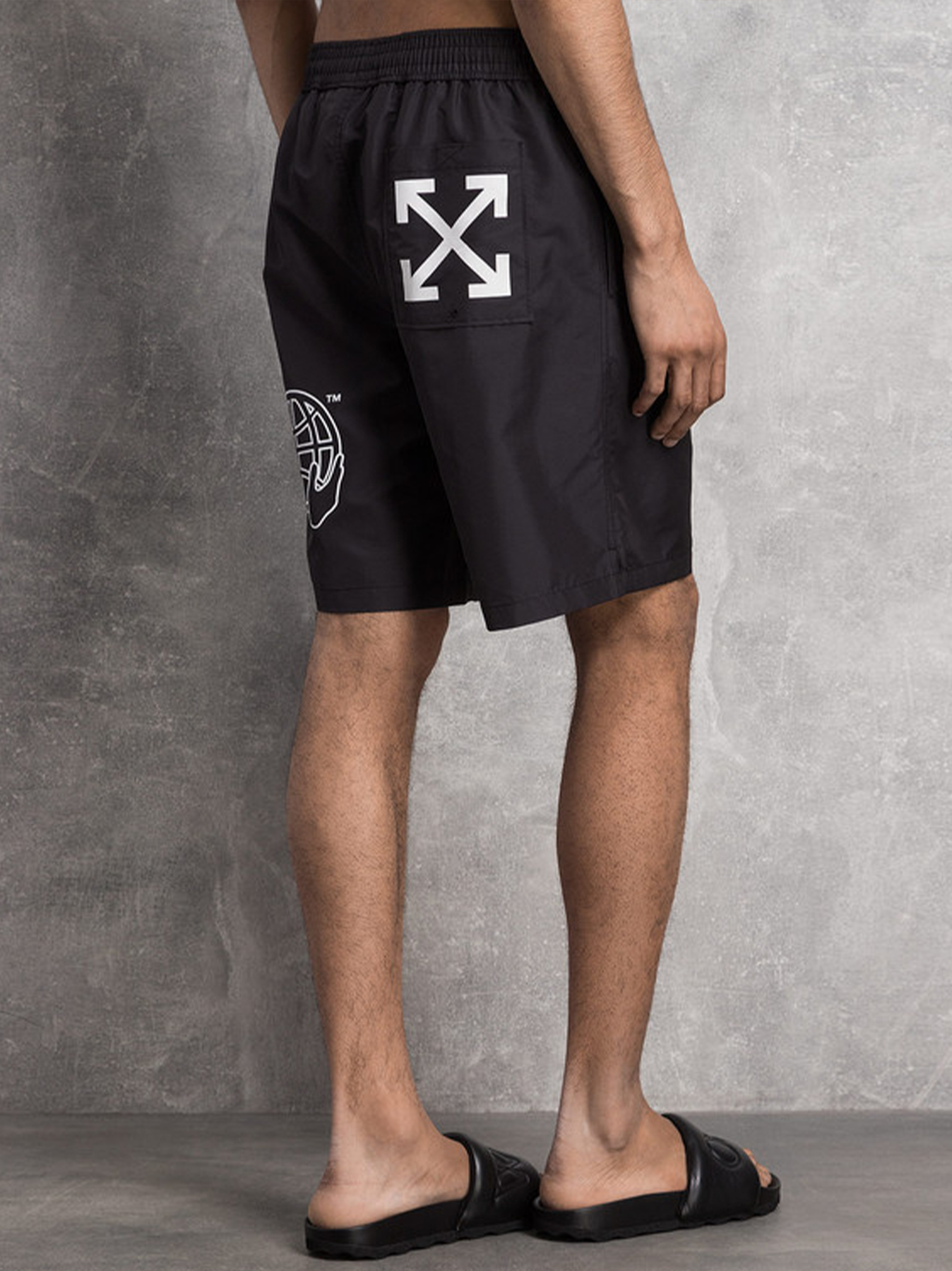 Off-White – Schwarze Badeshorts mit „Exact Opposite Surfer“-Print