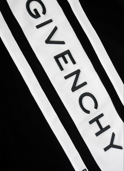 Givenchy 4G Contrasting Embroidered T-Shirt in Black