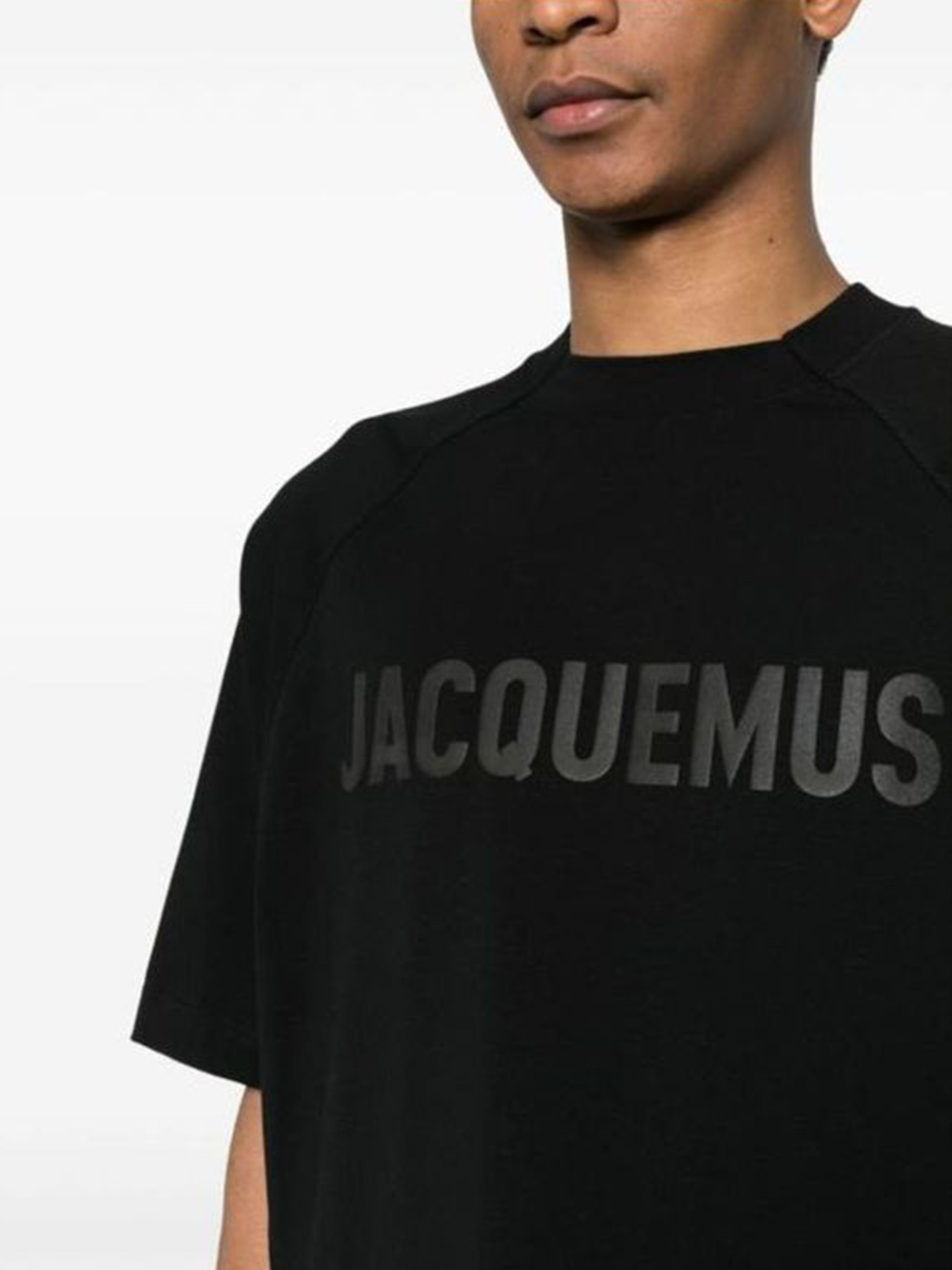 Jacquemus Le Typo Logo Printed T-Shirt in Black